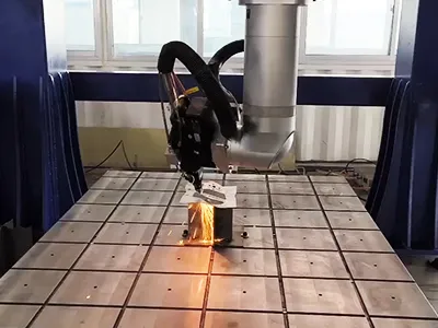 Cabezal de corte láser de fibra para corte robótico 3D